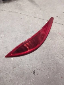 REFLECTOR TAPA MALETERO TRASERO LADO CONDUCTOR VAUXHALL ASTRA TWINTOP 13262043 KWF29 - Imagen 1 de 4