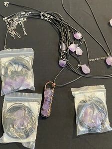 25 Amytheyst Purple Quarts Pendants With Necklaces Jewlery Lot - Picture 1 of 7