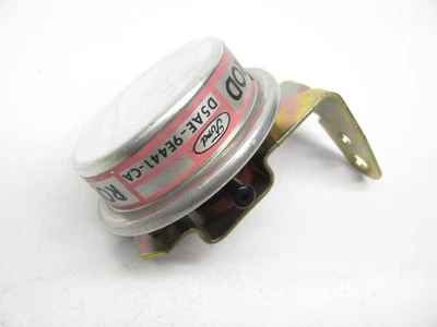 НОВЫЙ - ИЗ КОРОБКИ D5DE-9E441-CA вакуумный дифференциальный клапан 1975 Ford Granada - Изображение 1 из 3
