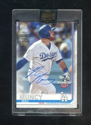 2022 Topps Archives Max Muncy Los Angeles Dodgers On Card AUTO 24/34 - Image 1 of 2