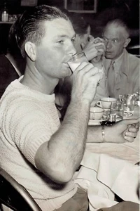 Foto de colección del golfista Jimmy Demaret 1940 en Fresh Meadow Country Club Flushing NY - Imagen 1 de 2