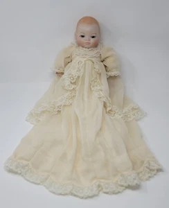 Biskuit Kopf Baby Puppe Stoff Körper Creme Spitze Langes Kleid Handbemalt 15" Vintage - Bild 1 von 23