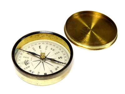 NICE 19TH CENTURY NAVAL OFFICER'S BRASS CASED POCKET COMPASS - Image 1 of 4
