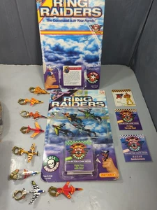 Scatola fiammiferi vintage 1988 anello predatori 12 aerei getti anelli fumetto da collezione  - Foto 1 di 24