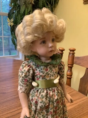 Peluca muñeca IMSCO: el estilo es M-250, talla 8-9, el color es rubio Foto 1 de 3