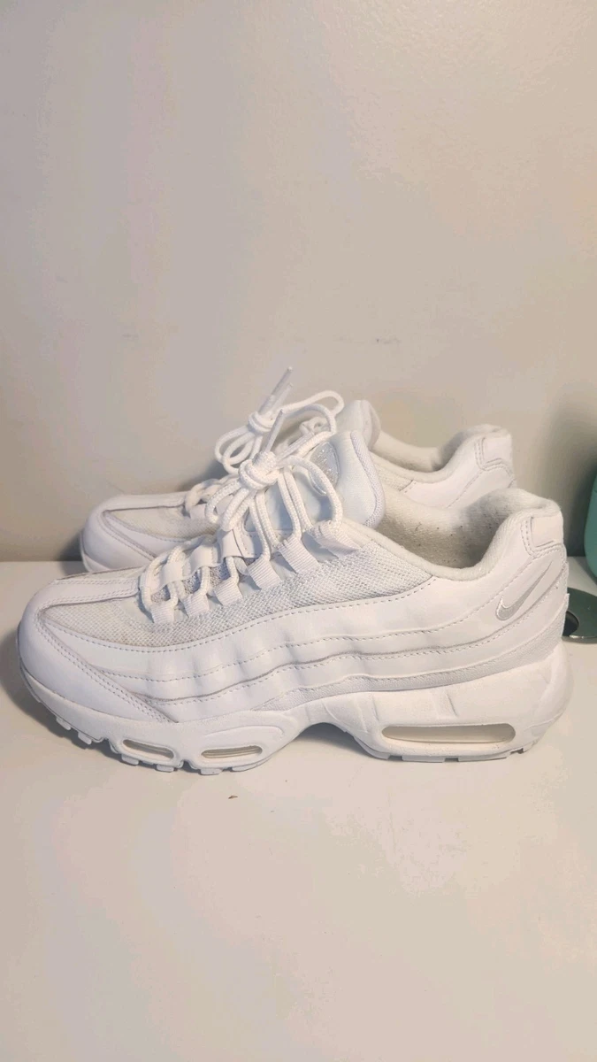 Preços baixos em Nike Air Max 95 Triple White W | eBay
