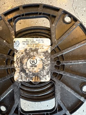 Alambre de cobre trenzado #10 AWG calibre 600 V THHN listado por UL - negro 400 pies Foto 1 de 2