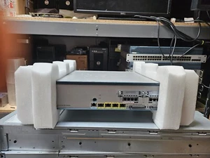 Cisco UC560 Unified Communications Router UC560-FXO-K9. - Picture 1 of 8