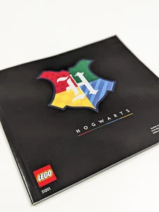Nuovo LEGO® 31201 Harry Potter Hogwarts Crests - Costruzione - SOLO istruzioni - Foto 1 di 3