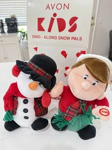 Nuovo Vintage 1998 Natale AVON Bambini Cantano Lungo Snow Pals Cantando Ragazzo e Pupazzo di Neve - Foto 1 di 5
