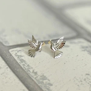 Solid 925 Sterling Silver Dove of Peace Stud Earrings Christmas Gift - Picture 1 of 4