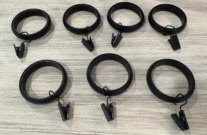"7 anillos de clip de cortina de granero de cerámica grandes negros mate de 1,25"" anillos de varilla" - Imagen 1 de 3