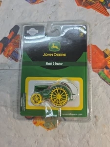 #7755~MODEL D-JOHN DEERE TRACTOR 1:50 - Picture 1 of 3