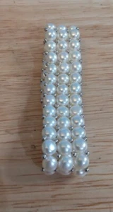 Stretchable Faux Pearl Bracelet Costume Jewelry New - Picture 1 of 3