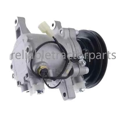 RD451-93900 Fits For Kubota B2650HSDC L3240HSTC-3 L3540HSTC Compressor - Image 1 of 4