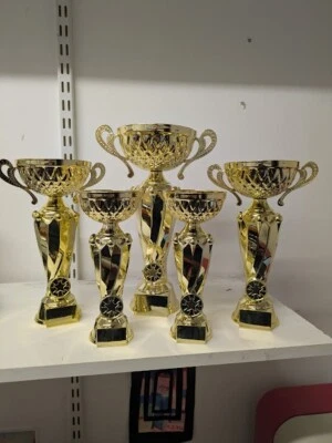 EXE ENGRAVING Großer goldener Pokal Pokal Präsentationspokal Auszeichnung Pokale 3 Größen GRATIS Gravur