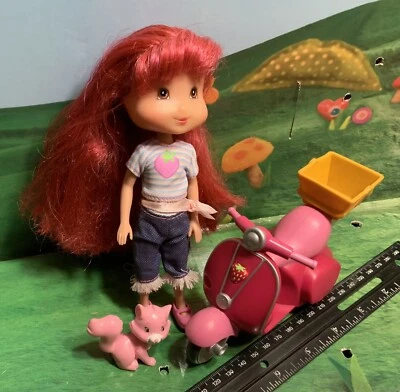 Scooter y natillas Strawberry Shortcake Berrysweet Playmates 2006 Foto 1 de 4