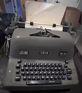 Vntg Antique 1961 IBM Model 41 C Executive Electric Typewriter Tested w/Cover - Picture 1 of 15