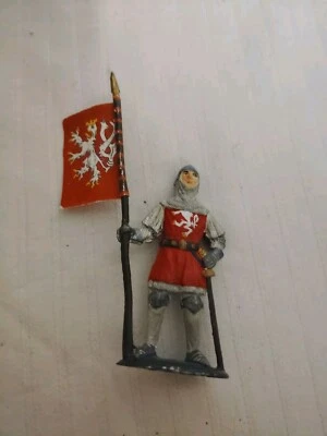 Soldado de metal  Foto 1 de 3