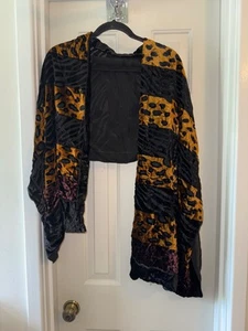 SUSAN GRAVER Printed Burnout Velvet Scarf ANIMAL A237951 - Picture 1 of 2
