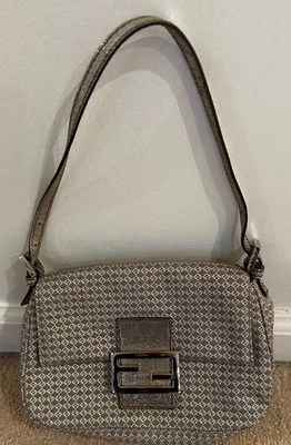 Mini baguette Fendi Zucchino FF Mama - muy buen estado vintage Foto 1 de 4