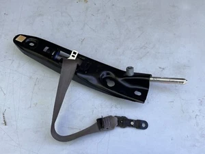 2005 - 2014 Volvo XC90 Front Left Drivers Seat Belt - Picture 1 of 7