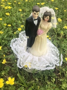 Vintage Bride and Groom Wedding Cake Topper Plastic - Picture 1 of 9