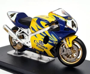 Deagostini 1/24 - Suzuki GSX-R 750 Pierfrancesco Chili 2001 Model Motorcycle - Picture 1 of 4