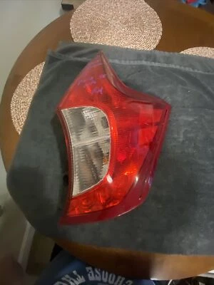 2014-2017 NISSAN VERSA  FIT RH PASSENGER HALOGEN TAIL LIGHT OEM - Image 1 of 4