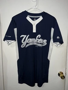 NUEVO SIN ETIQUETAS Camisa Henley para Hombre Majestic CoolBase New York Yankees MLB Azul Marino Talla Pequeña - Imagen 1 de 5