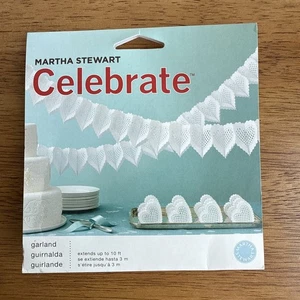 NEW Martha Stewart Celebrate Paper Hearts Garland 10 ft Long White - Picture 1 of 2