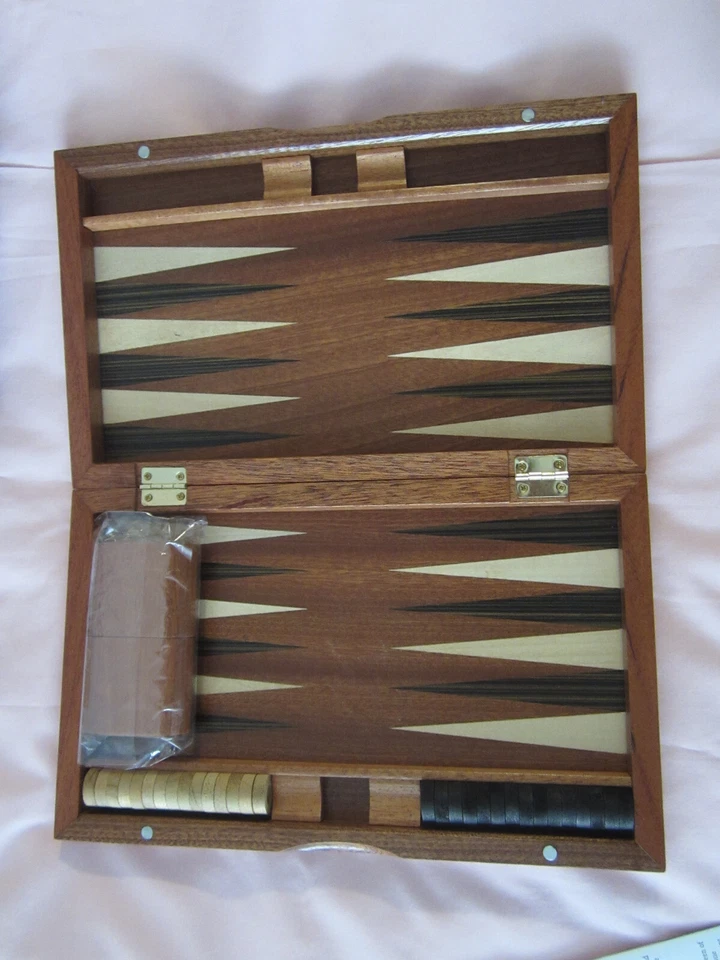 Backgammon set, wooden inlaid set, Yellow Mountain imports, 11" size, Age 6+ NIB Foto 1 de 4