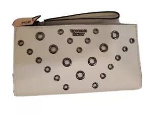 VICTORIA'S SECRET WHITE STUD RING WRISTLET WALLET (NEW WITH TAG) - Picture 1 of 6