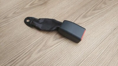 Kia Sorento 2014-2015 hebilla de cinturón de seguridad trasero derecho pasajero segunda fila negro Foto 1 de 4