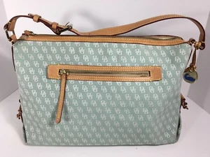 Dooney Bourke hellgrün Signature Satchel Logo Geldbörse und Portemonnaie - Bild 1 von 12