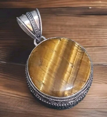 Hermoso colgante de piedras preciosas de plata 925 ojo de tigre. Redondo grande. Grueso 3368 Foto 1 de 4