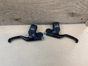 Vintage Shimano Deore XT ST-M091 Brake Lever PARTS Only No Shifters - Picture 1 of 9