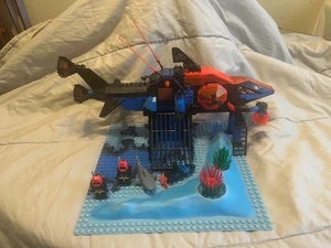 Lego 6190 Aquazone Shark's Crystal Cave Completo con Estatuillas sin Caja y Manual - Imagen 1 de 11