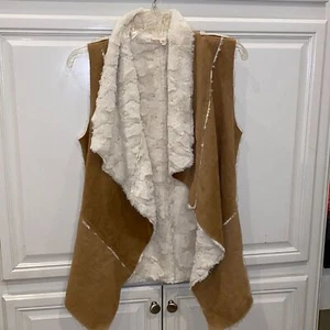 Onetheland camel faux suede Sherpa vest size small women’s - Picture 1 of 8