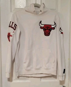 Pro Standard Chicago Bulls White Hoodie Mens Sz Medium Big Logo Patches - Picture 1 of 12
