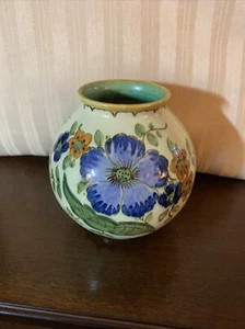Royal Zuid-Holland Gouda Art Pottery Pot/Vase - Picture 1 of 12