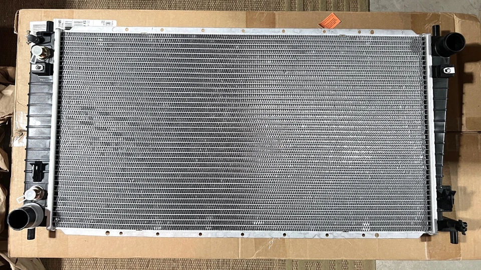 OSC 2136 Radiator For Select 97-04 Ford Lincoln Models - Image 1 of 4