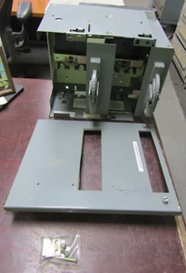 😀ALLEN BRADLEY 2100 MCC 12" BREAKERED DUAL FEEDER BUCKET 30/15 AMP 600V 3Ø - Picture 1 of 11