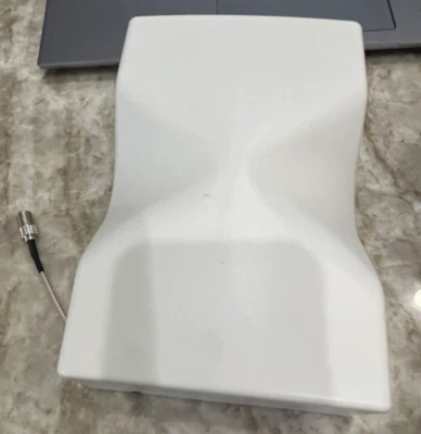 zBoost 1700-2300 MHz Wide Band Directional Antenna Cellular CANT-0045 - Image 1 of 3