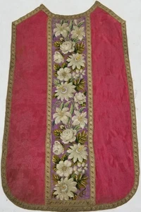 Antique Silk Brocade Floral Needlepoint Metallic Trim Chasuble Fragment 108x67cm - Foto 1 di 12