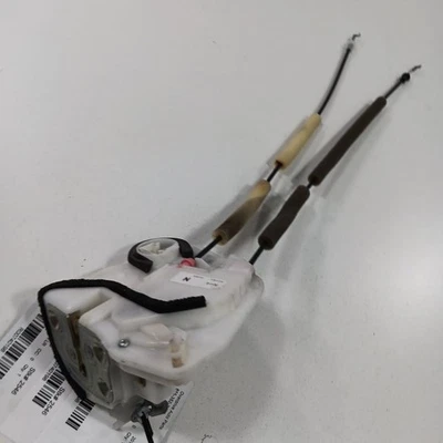 Cerradura de pestillo de puerta trasera izquierda Mazda CX-3 2016 2017 2018 Foto 1 de 4