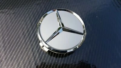 Комплект из 4 серебристых центральных моделей Mercedes Benz 2,95 дюйма/75 мм подходит для большинства моделей - Изображение 1 из 4