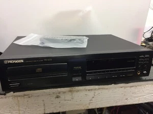 Pioneer PD 203 C D player - Picture 1 of 6
