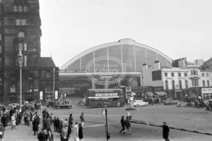 PHOTO BR British Railways Station Scene - LIVERPOOL LIME STREET 1