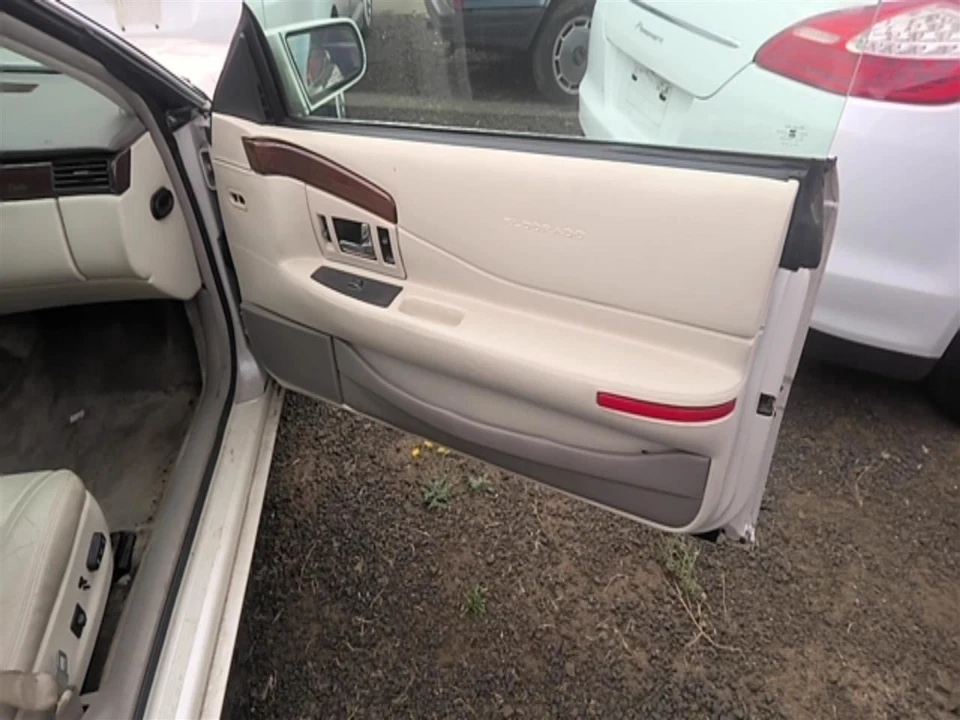 ELDORADO  2002 Front Door Trim Panel 30746633 Foto 1 de 4